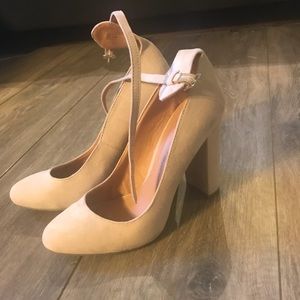 Cream chunky 4” heel